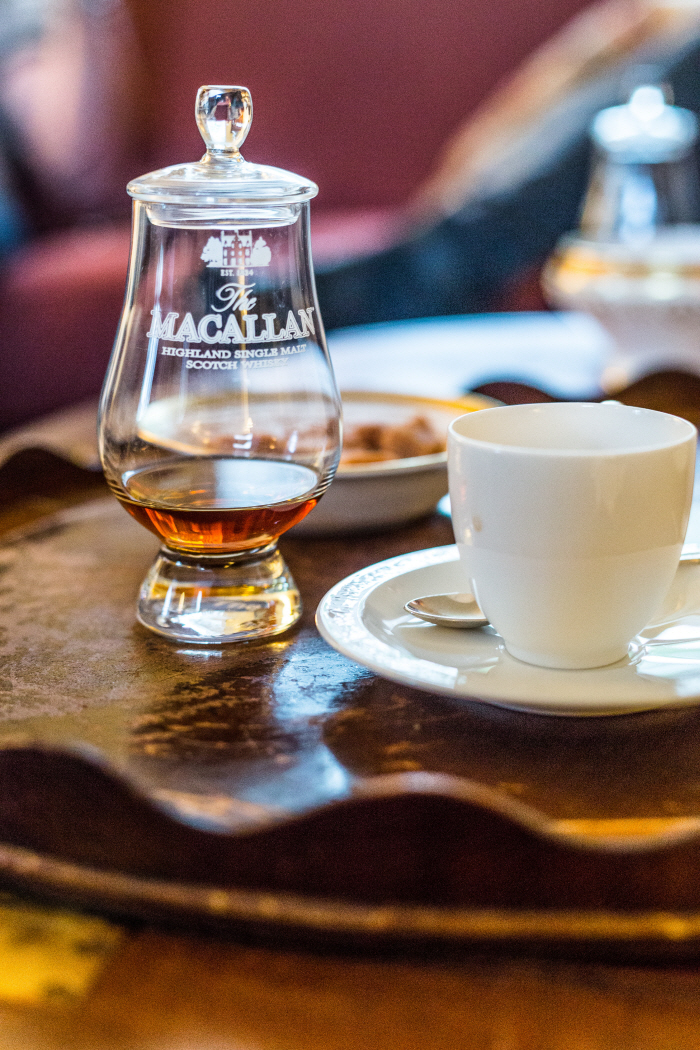 Og nej du fik aldrig kaffe uden en dram... ALDRIG! Foto: Mikkel Bækgaard